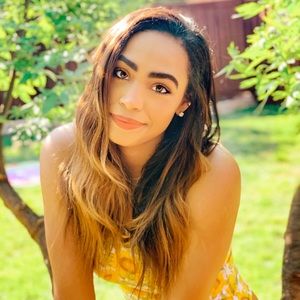 Meet your Posher, Ebonee